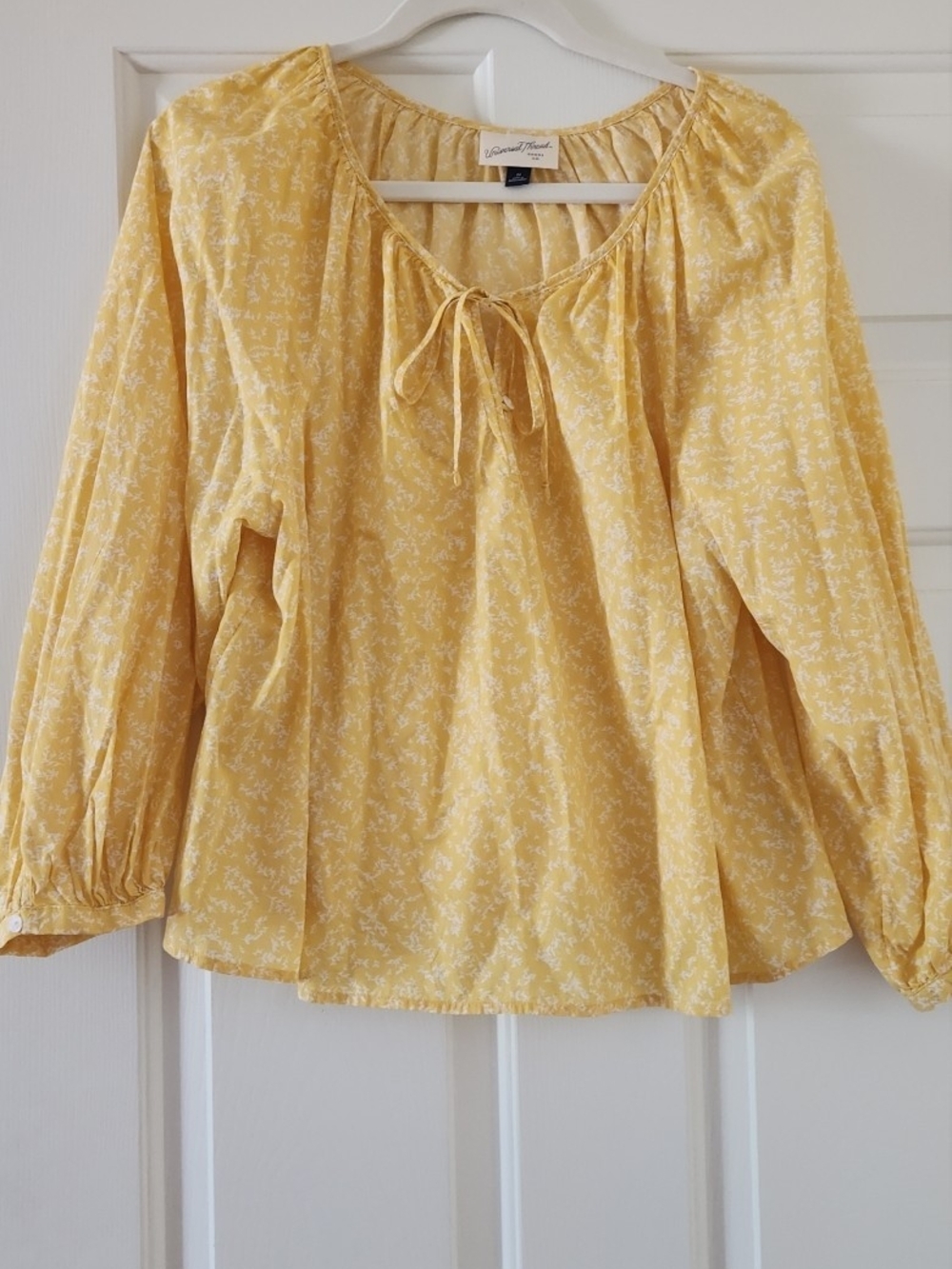 Universal Thread Yellow Tie-Front Peasant Blouse